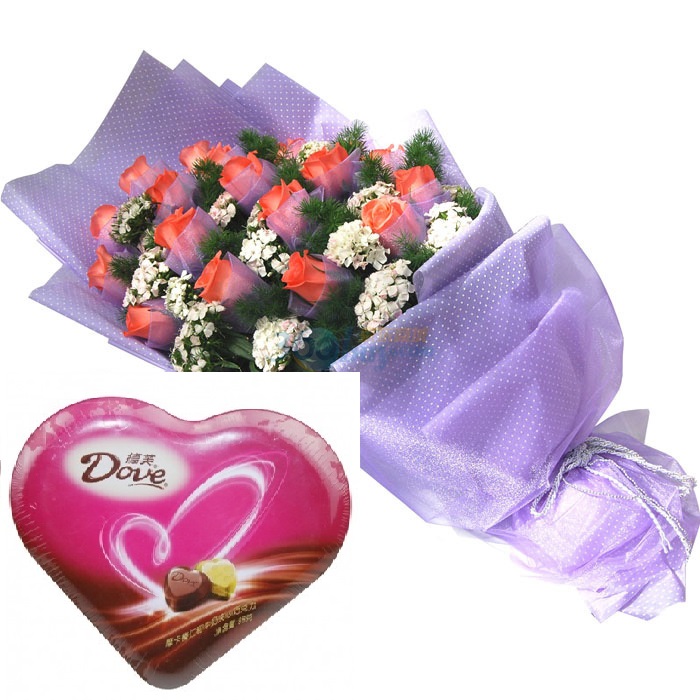 商品详细;19支粉玫瑰,满天星绿叶点缀加德芙心语巧克力-淡紫色皱纹纸单面包装花束